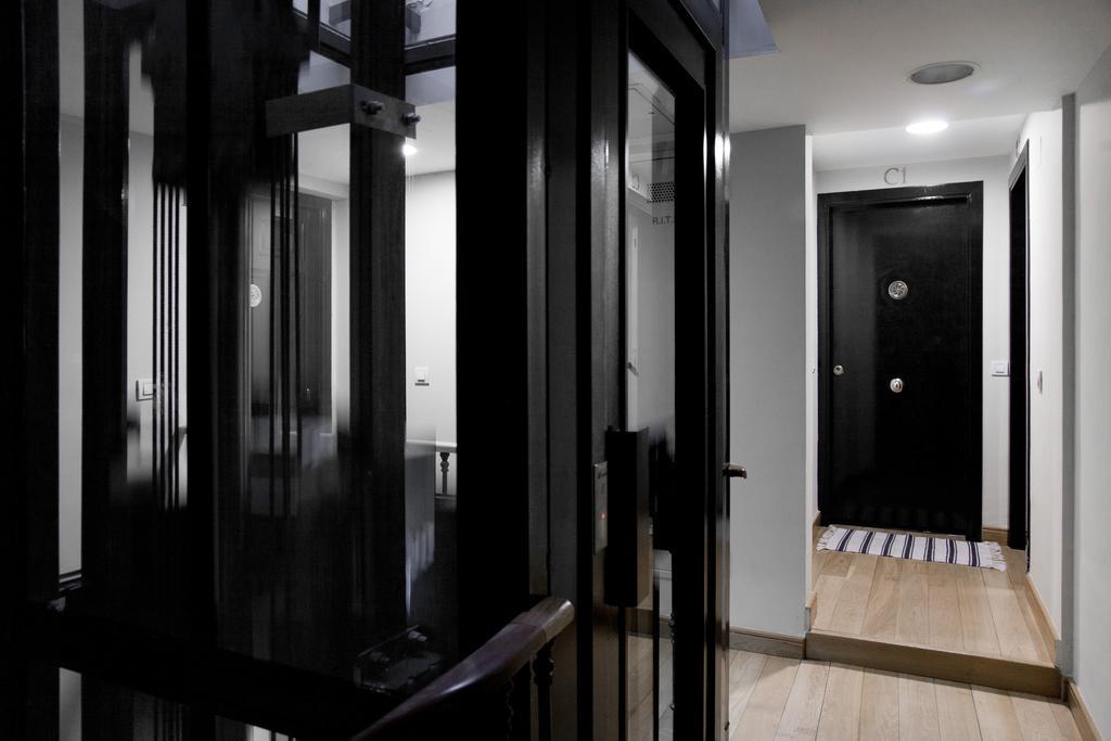 Habitat Apartments Latina Мадрид Екстер'єр фото